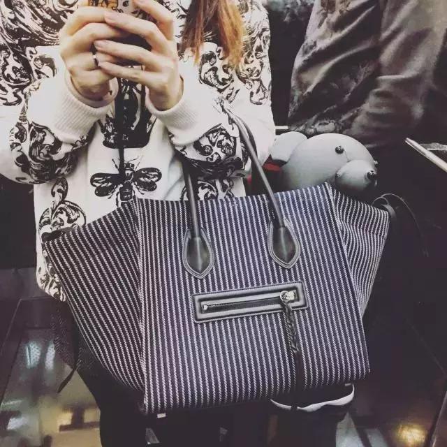 赵薇杨幂舒淇汤唯齐斗艳,赵薇舒淇黄晓明