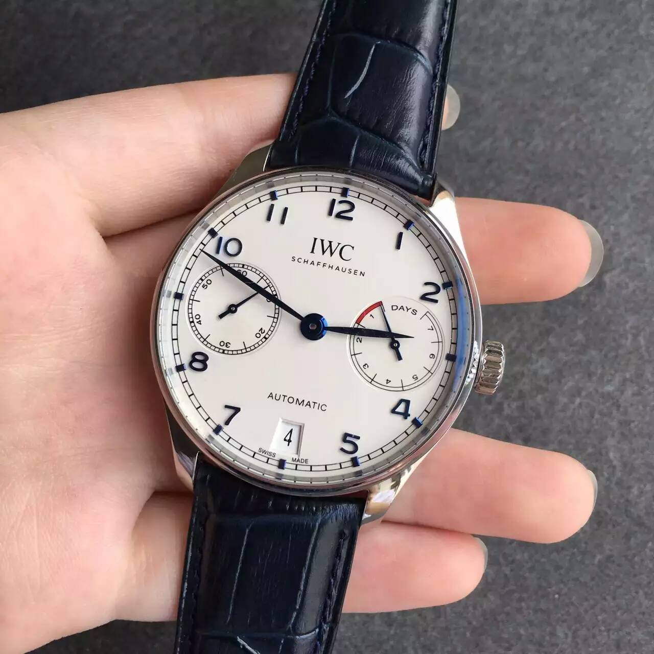 天梭跟浪琴手表哪个更值得入手,天梭和浪琴什么档次的手表比较好