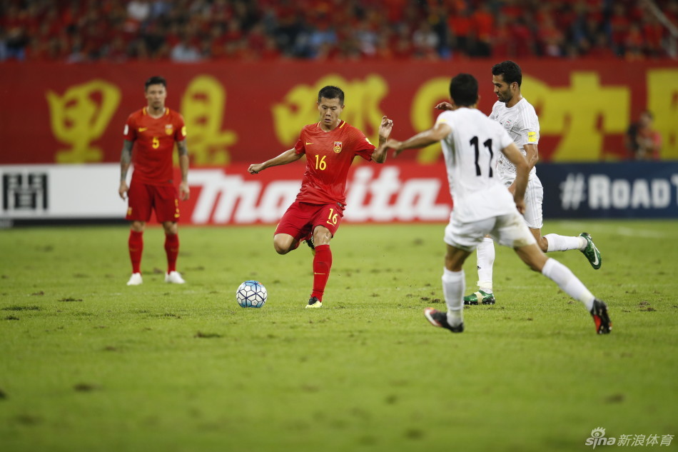 为什么沈阳的烂地国足能忍西安就忍不了呢？