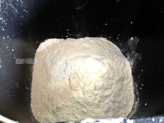 自己在家用烤箱做简单点的面包,初学者用烤箱做小面包