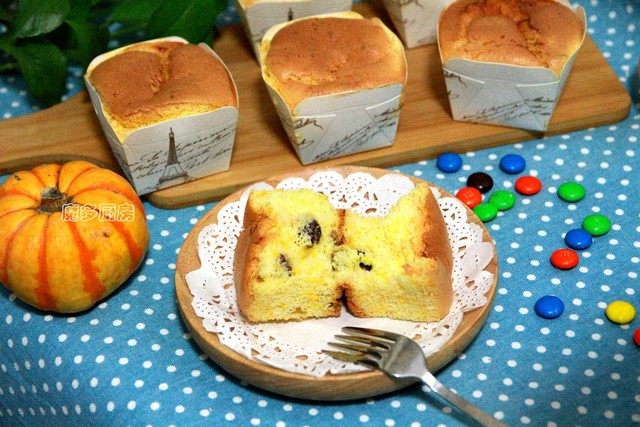 这个蛋糕不用油,选用健康食材,营养丰富老少皆宜,外面买不到的