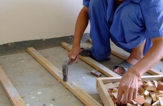 家里地板咯吱咯吱响怎么办？网友总结的这些方法非常管用！