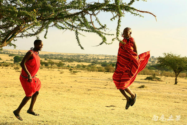 爱玩漂浮的马赛人