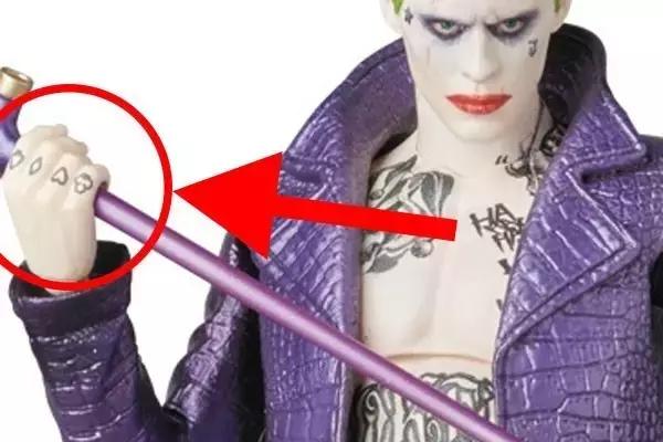 这个痞气满满的小丑，是人群中最扎眼的那个