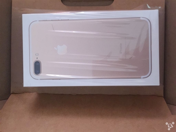 网友晒首批iPhone7开箱：黑色、玫瑰金成主流
