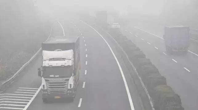 大雾来袭小雪将至高速路重要提示,大雾诸事顺利