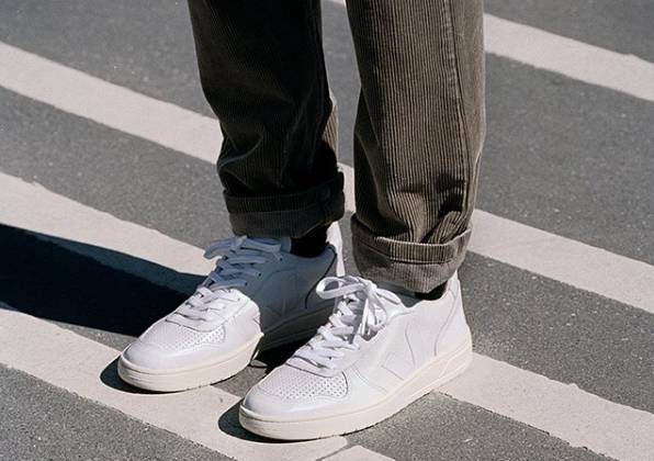 永远买不够的小白鞋｜这4双会是你特立独行的最后一击！