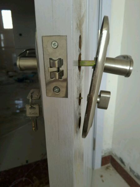 木门安锁开孔,木门安锁视频教程