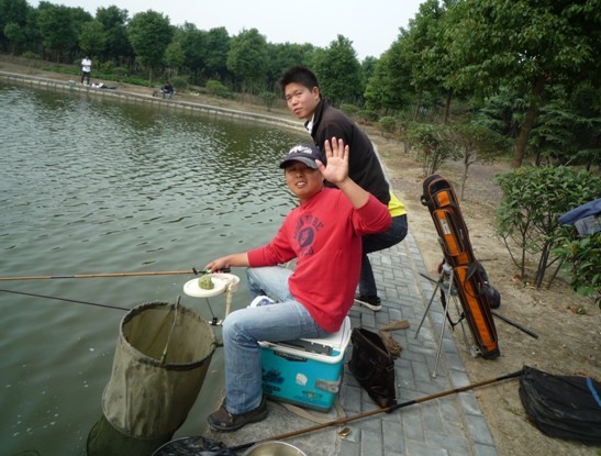 户外钓鱼装备设备有哪些,简单钓鱼的装备有哪些