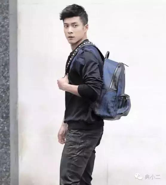 实用折叠双肩包,实用休闲多功能轻巧的双肩包