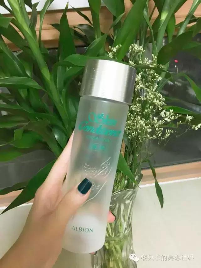 再贵的护肤品都不如男人滋润,再贵的护肤品也白搭