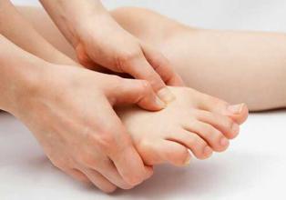 类风湿关节炎女早期症状能治好吗,类风湿关节炎早期典型症状是什么