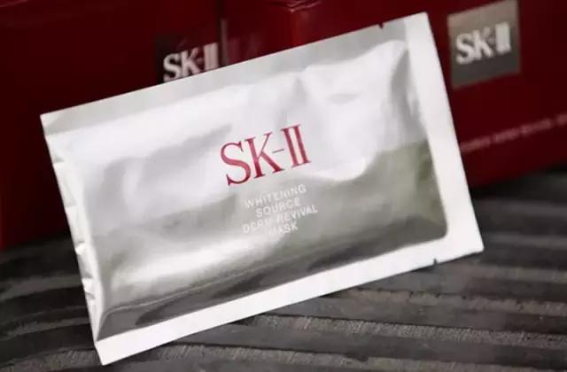 用面膜变漂亮,保鲜膜式面膜小脸