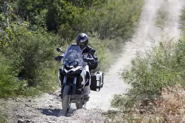 贝纳利trk502x2020款试驾,最新贝纳利trk502x测评