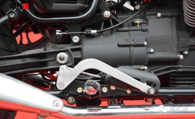 意大利的文艺绅士，屋君试驾GuzziV7Ⅱ