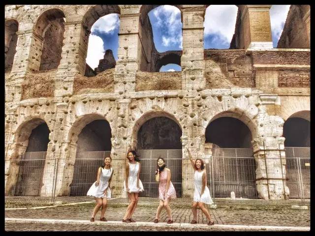 中华小姐海外之旅：许愿池边的东方少女