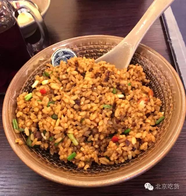 开豪车到处吃饭,开豪车苍蝇馆子