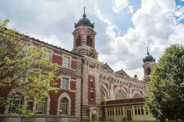 远方除了诗，还有人人人人人人