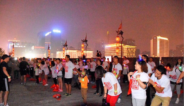 从AR夜跑说起,京东手机QQ购物如何赢心95后