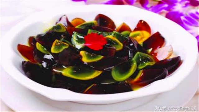 小孩成绩骤降，脾气暴躁，喜欢啃指甲，一查原来中毒了