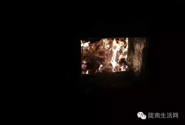 甘肃炕怎么烧,西北农村土炕的最新做法