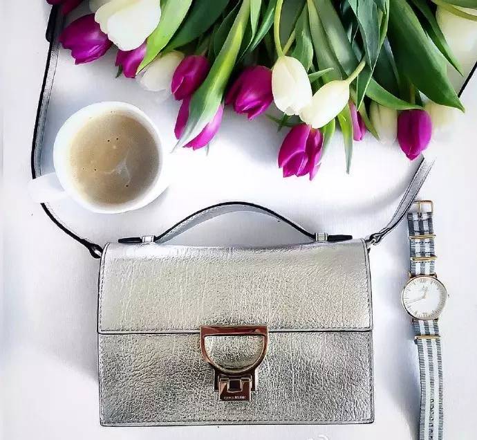 十款必买轻奢包包百搭,适合少女背的轻奢包包