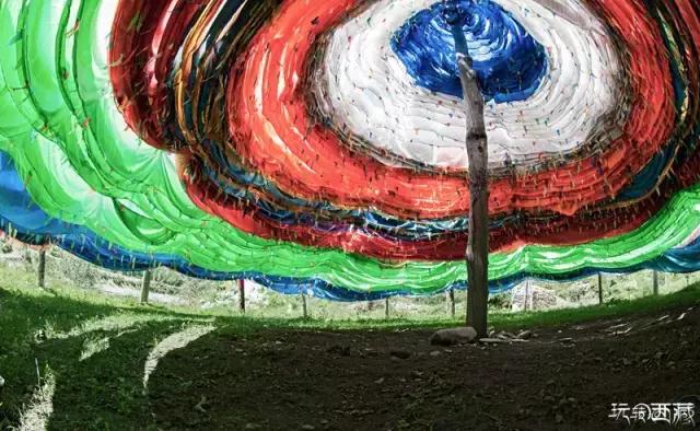 亚青寺，孤寂中盛放的莲花