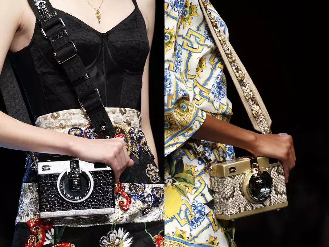 自从我买了粗肩带的包，我男朋友居然特别乐意给我背包了！