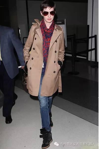 橙色风衣外套女中长款如何搭配,橄榄绿风衣搭配什么颜色的风衣