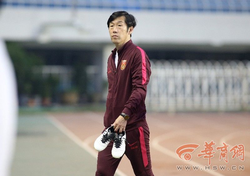 国足西安比赛,国足西安主场球迷呐喊