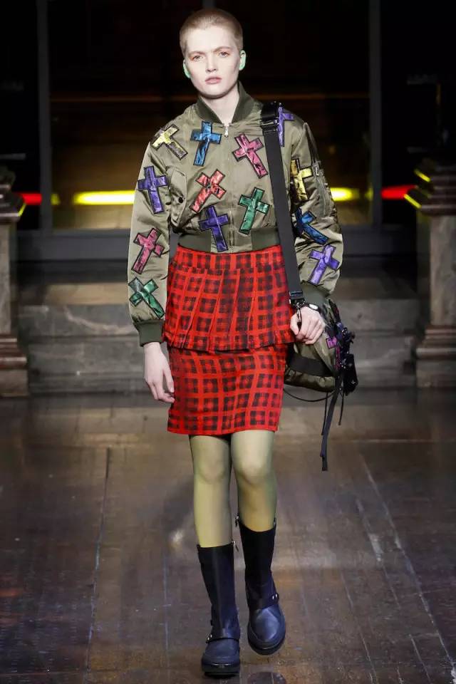 校服装嫩,减龄穿什么衣服好看学生