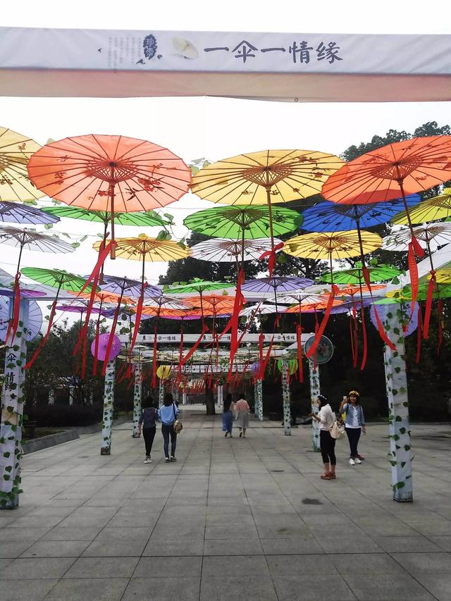 重庆五一小长假旅游推荐 (重庆国庆3天古镇游)