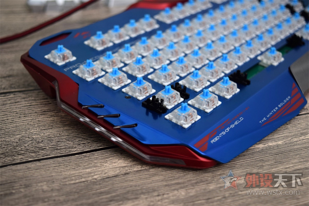 烧友拆解美队也逃不出我的魔掌宜博美队版拆解