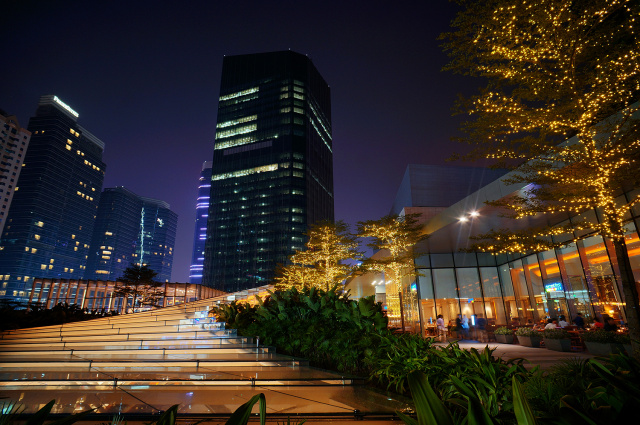 这一家酒店有门童，叫“白手套”。