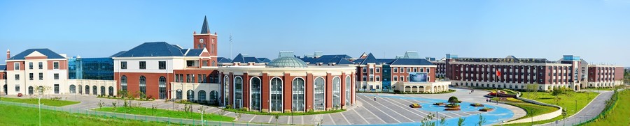 潍坊（上海）新纪元学校召开校车跟车教师安全知识培训会议