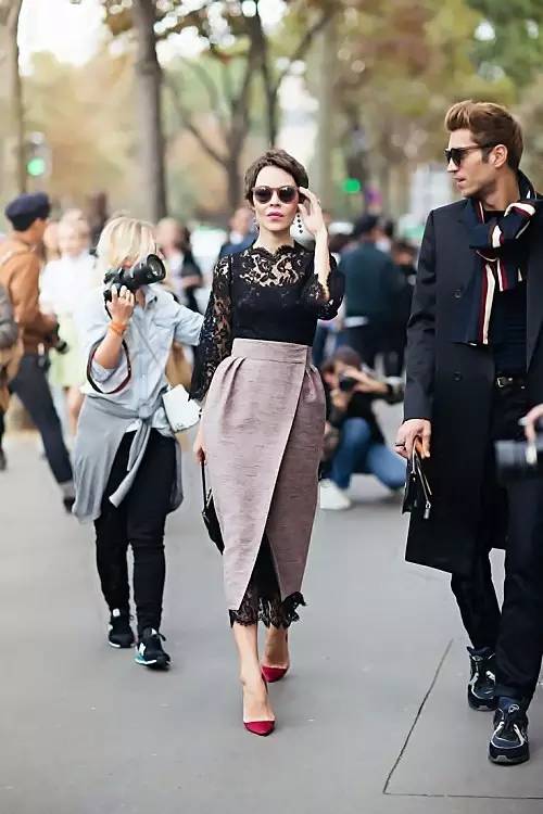 秋季不换装?夏季单品叠穿的秘密法则