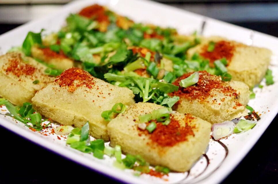 山洞里面吃烤肉,去深山老林烤串的最好地方