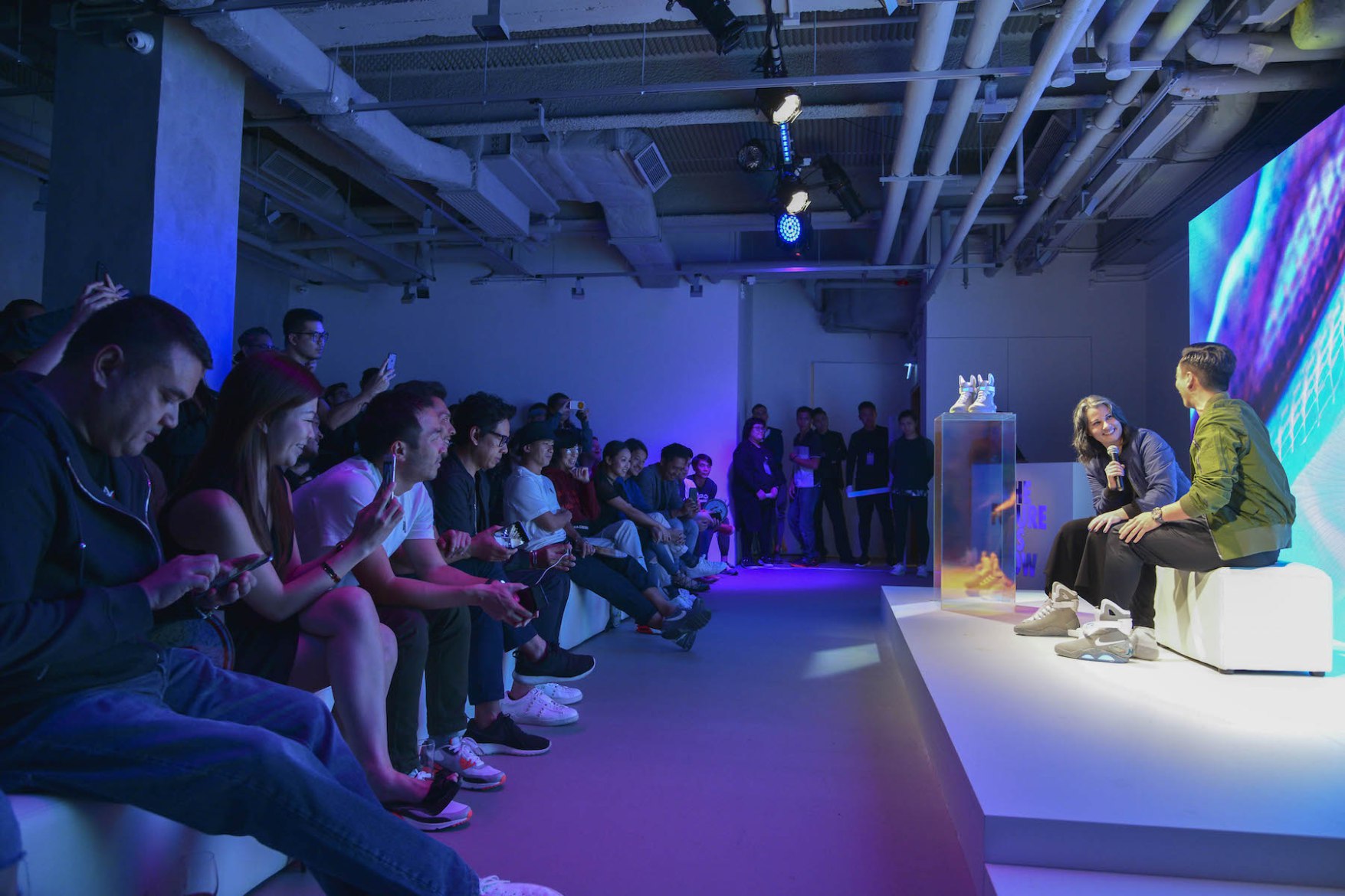 nikeairmag一代拍卖价,nikeairmag元年报价