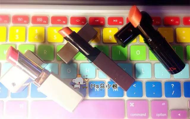 润唇又带颜色的唇膏,什么牌子的唇膏润唇最好