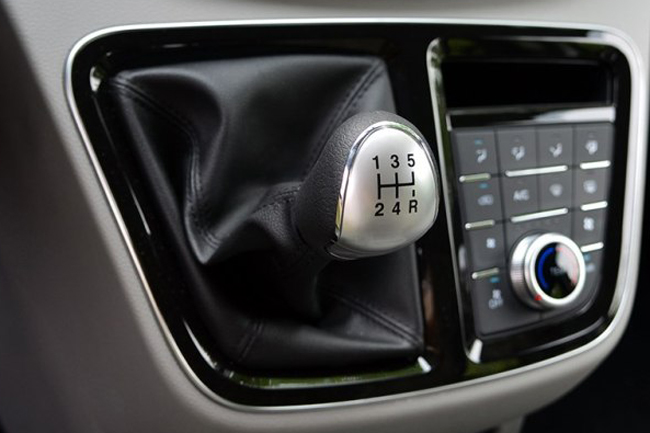 实用派不失商务范儿试驾江淮瑞风M42.0L