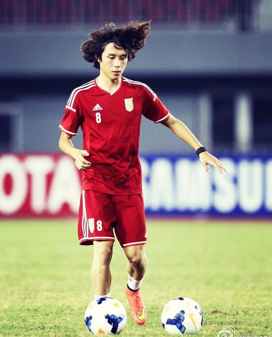 你知道国足输了，但你知道中国足坛还有一批高颜值球员吗？