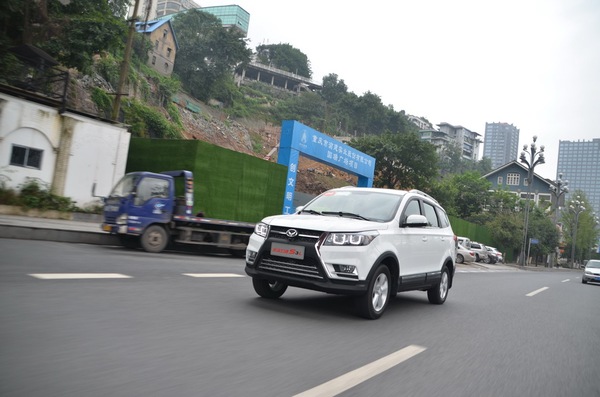 不甘于表面试驾北汽幻速S3L