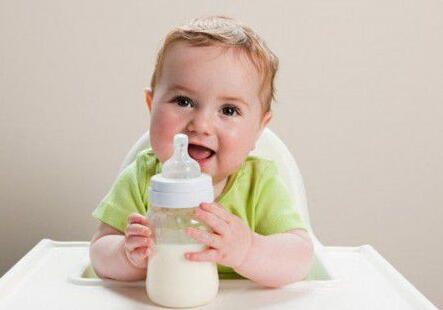 喝奶粉容易上火,喝奶粉上火可以少放奶粉吗