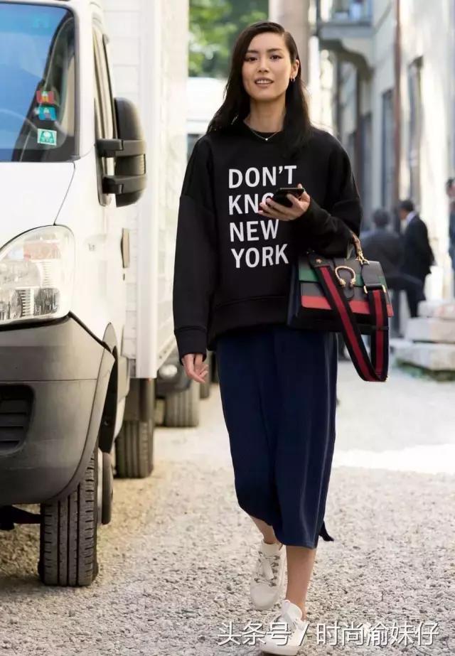 街怕秀:杨幂唐嫣娜扎、袁姗姗戚薇看个够2000元不过起步价