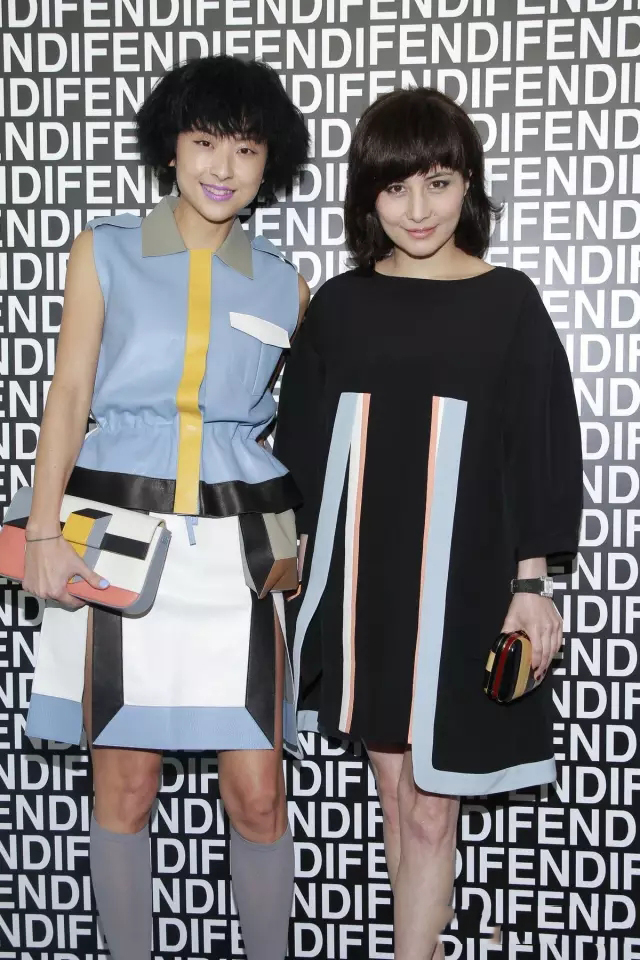 杩峰够楗眬浜嬩欢,杩峰够楗眬