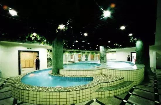 甘肃夏季适合泡天然温泉的地方,甘肃十大温泉景点介绍