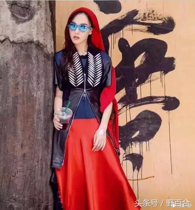 唐嫣一身潮装启程巴黎看秀,唐嫣山寨高定