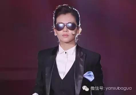 女明星争相自称老公，但她们不懂真正让我们想弯的女人什么样