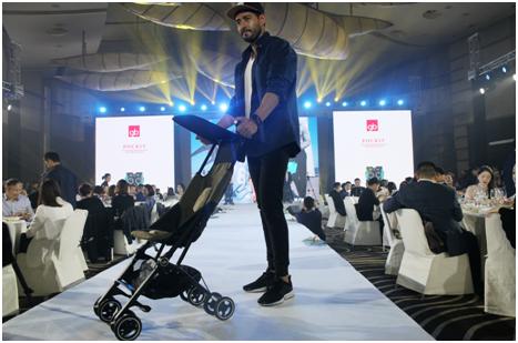 颜值和功能俱全的婴儿车,从小培养时尚与品味