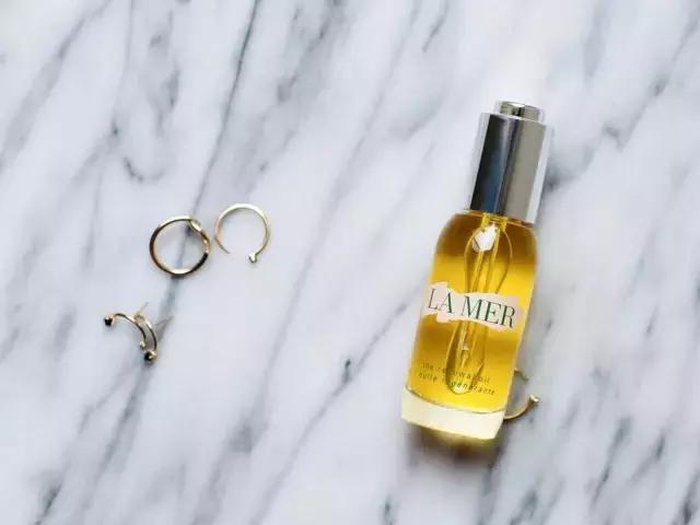 一瓶护肤霜拯救一个牌子,一瓶唇膜拯救你的容颜